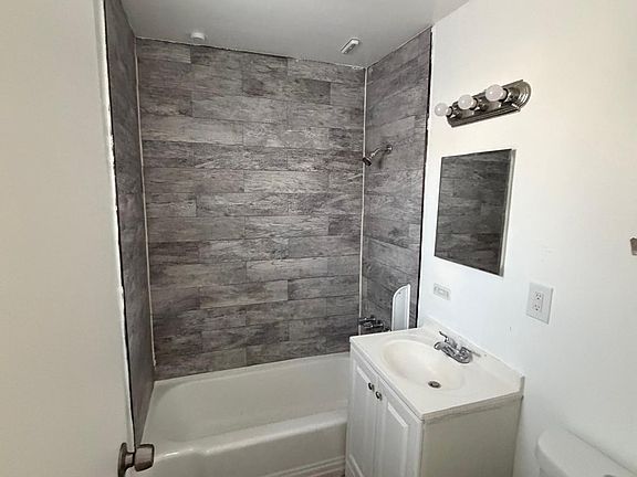 3rd image of 411 Stuyvesant Ave #8