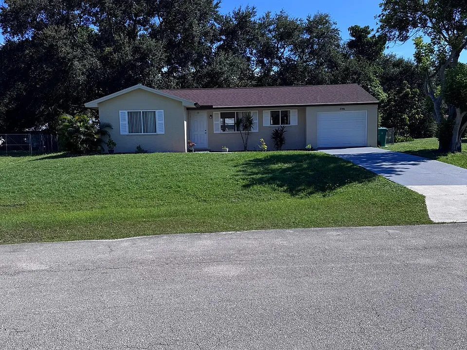2386 SE Longhorn Ave
