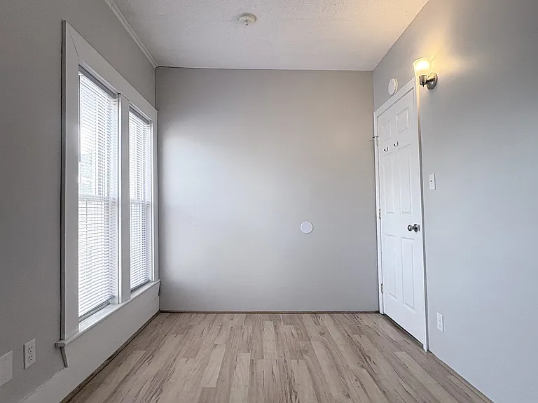 27 Spring St #2 — Photo 5