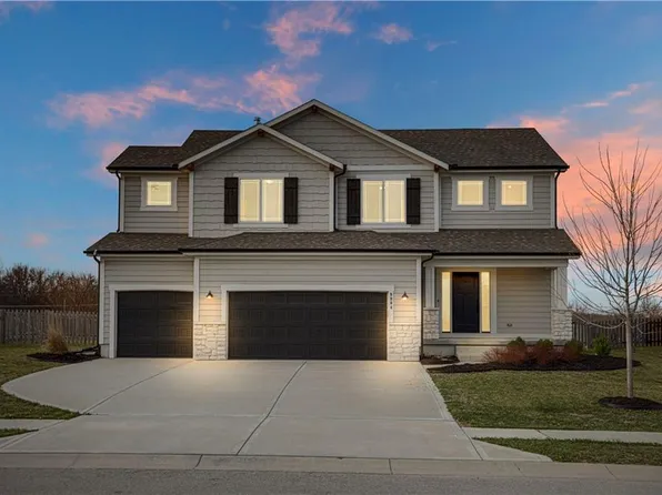 9004 NE 111th Pl, Kansas City, MO 64157