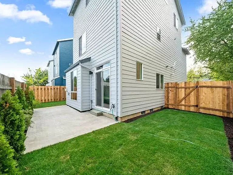 6636 SE 57th Ave — Photo 26