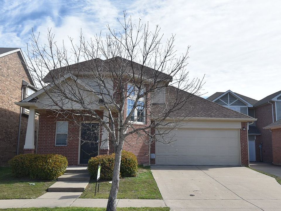 1st image of 2644 Blackstone Dr