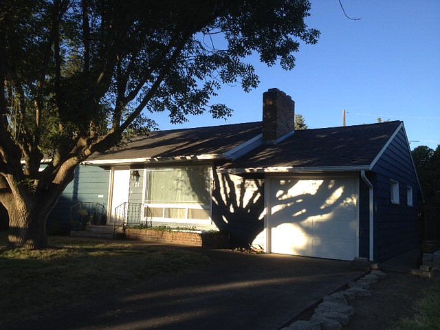 1st image of 124 NE Birch Ave