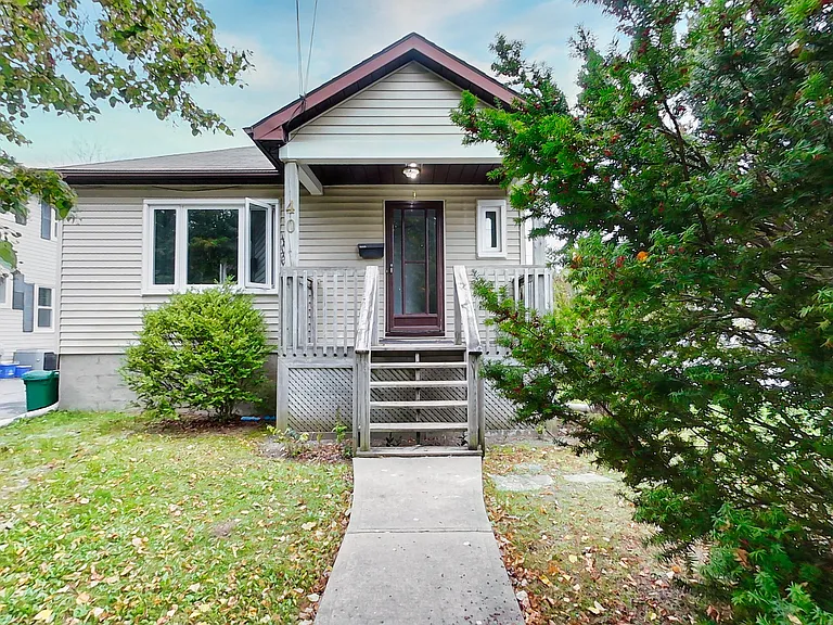 40 Helen St #3 — Photo 1