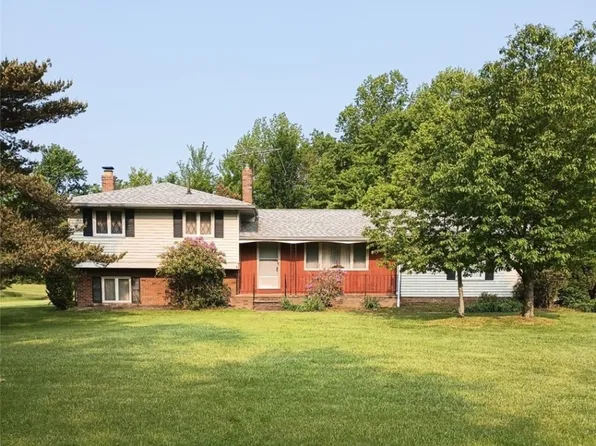 2942 Lynn Dr, Willoughby Hills, OH 44092
