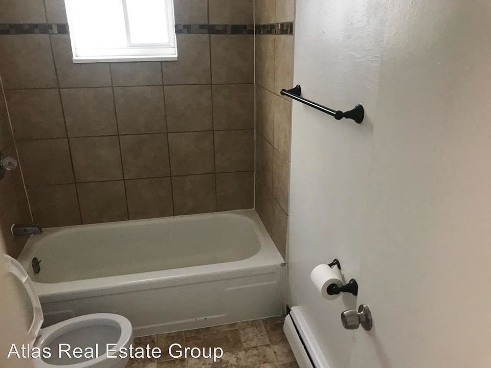 2nd image of 1411 S Corona Ave APT 01