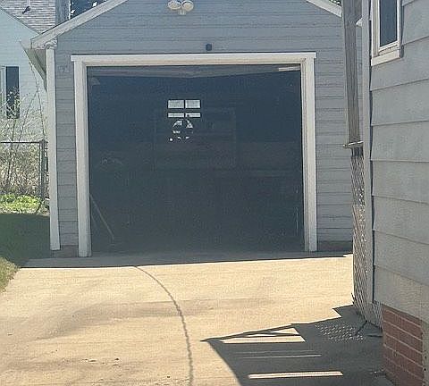 2nd image of 1527 12th Ave N
