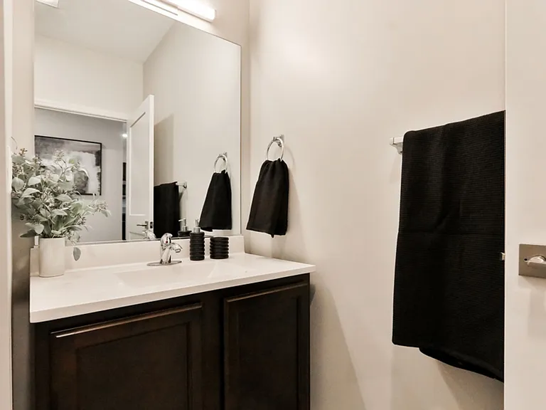 The Reserve on Hackett Apartments — Photo 31