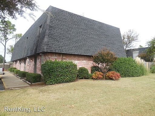 1st image of 1211 Lakecrest Dr