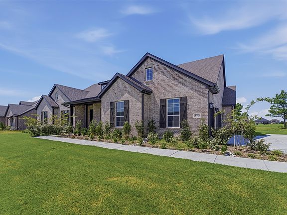2nd image of 370 Cobb Rd