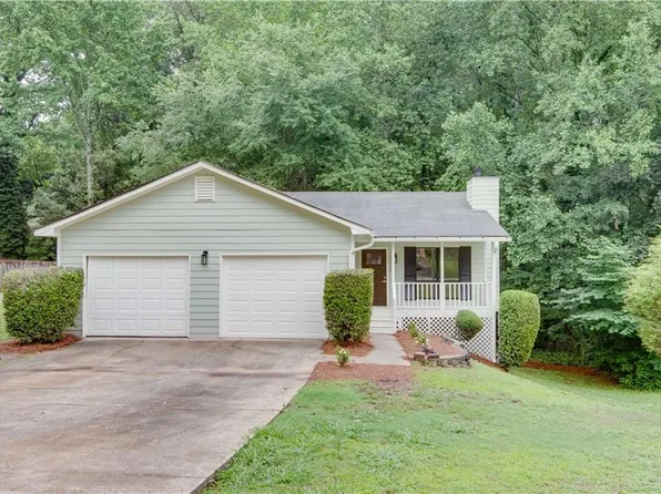 3960 Rocmar Dr, Snellville, GA 30039