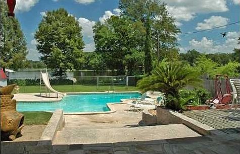 2nd image of 5221 S Lakeshore Dr