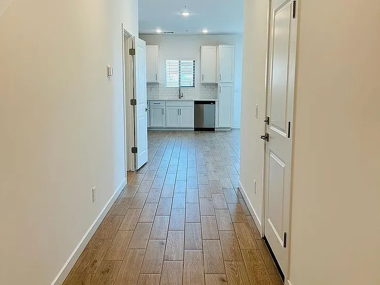 28021 N 28th Ave — Photo 4
