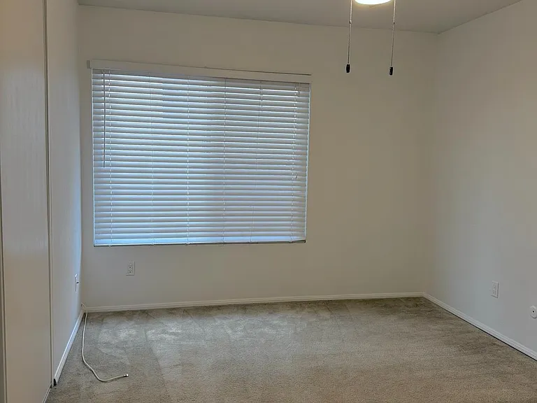 Master bed with Fan