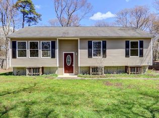 5 Dourland Rd, Medford, NY 11763