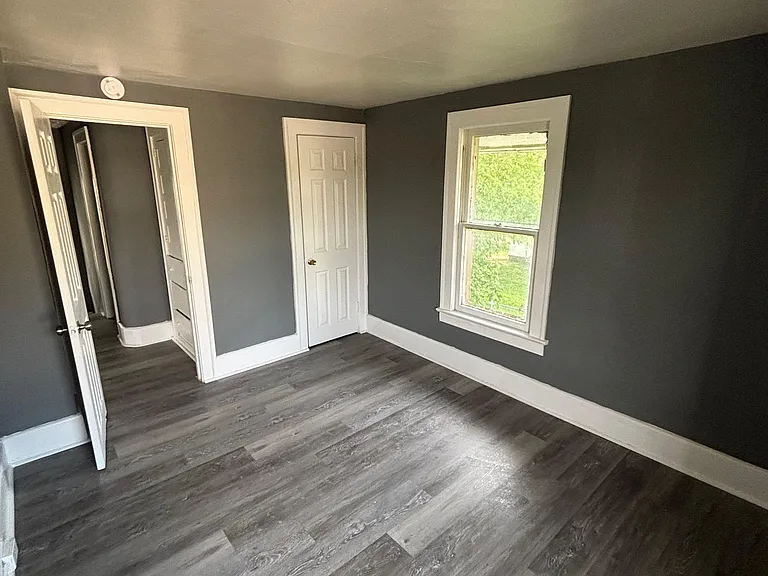 1402 Prouty Ave — Photo 8