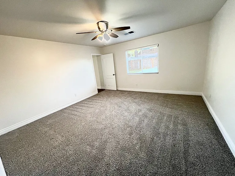 11815 Mantova Ave — Photo 13