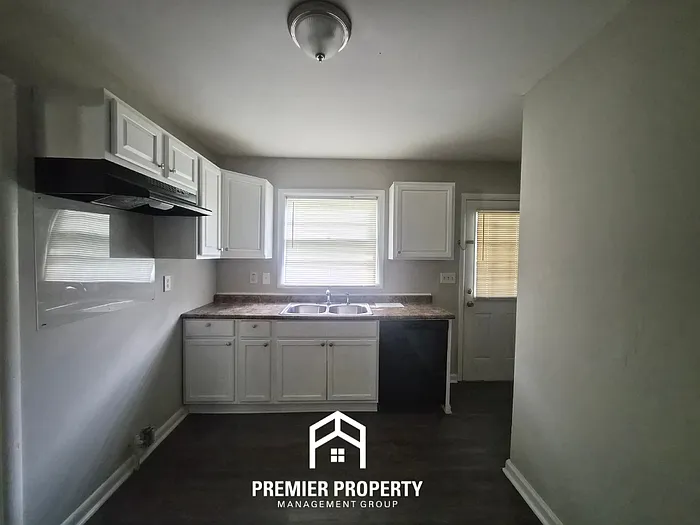 3218 Joslin St SW — Photo 8