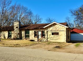 605 E Hundley Dr, Lake Dallas, TX 75065