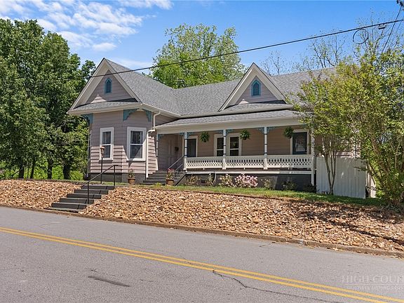 2nd image of 212 Gwyn Avenue