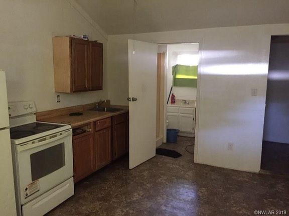 5th image of 3060 Midway St