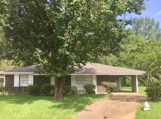 231 Flag Chapel Cir, Jackson, MS 39213