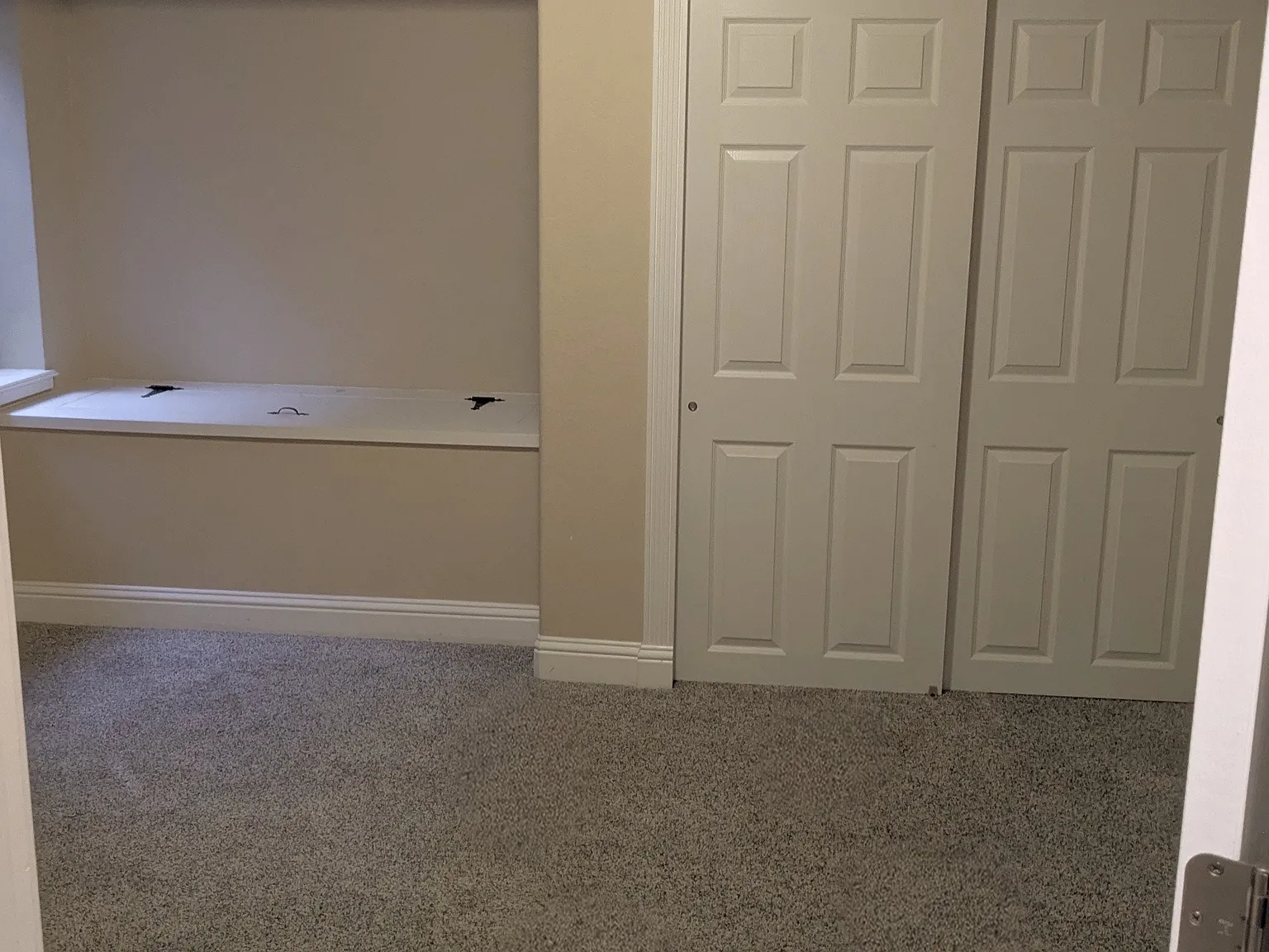 4884 Bittercreek Dr — Photo 2