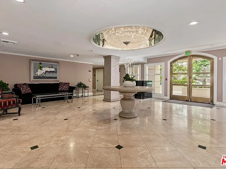 430 N Oakhurst Dr #202 — Photo 12