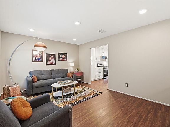 5th image of 2234 Willow Point Dr