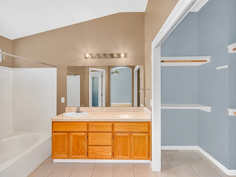 2025 Pinehurst Ct — Photo 9