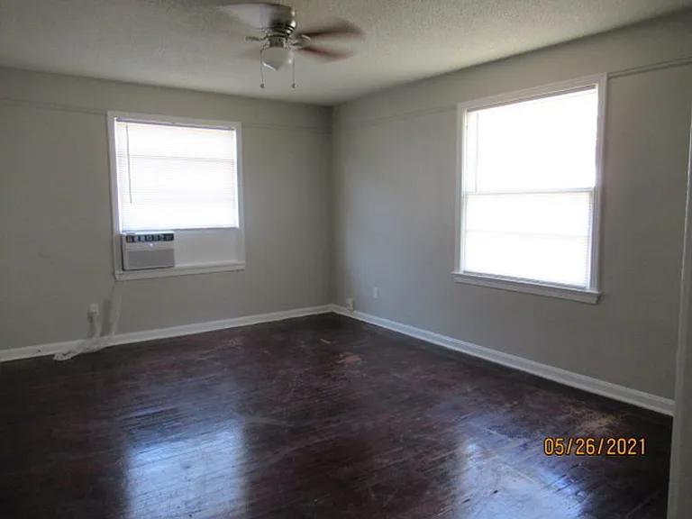 539 W 23rd St — Photo 14