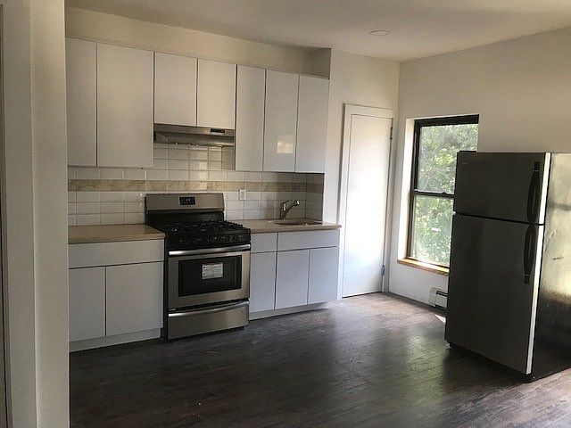 1st image of 301 Liberty St
