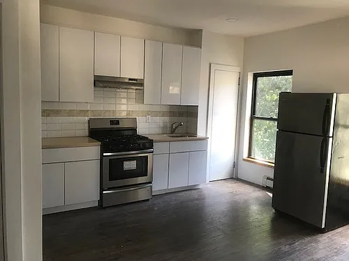 301 Liberty St Photo 1