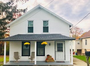 6 Arts St, Troy, NY 12180