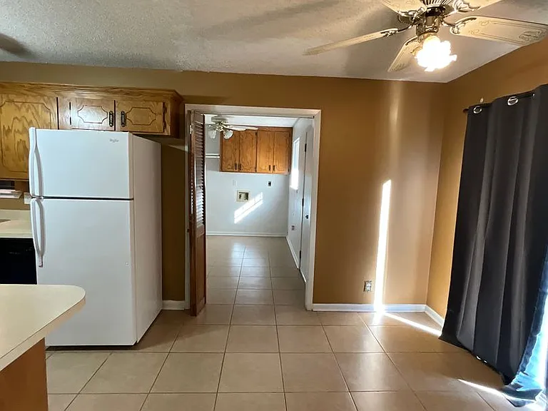 213 Old Oak Ln — Photo 10