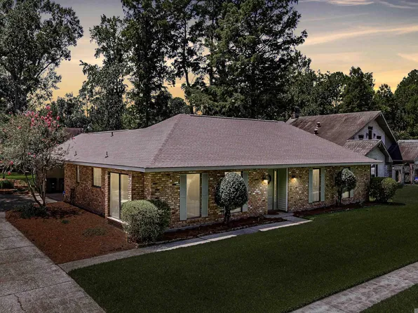 12006 Towering Oaks Dr, Baton Rouge, LA 70810