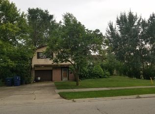 8817 W 91st Pl, Hickory Hills, IL