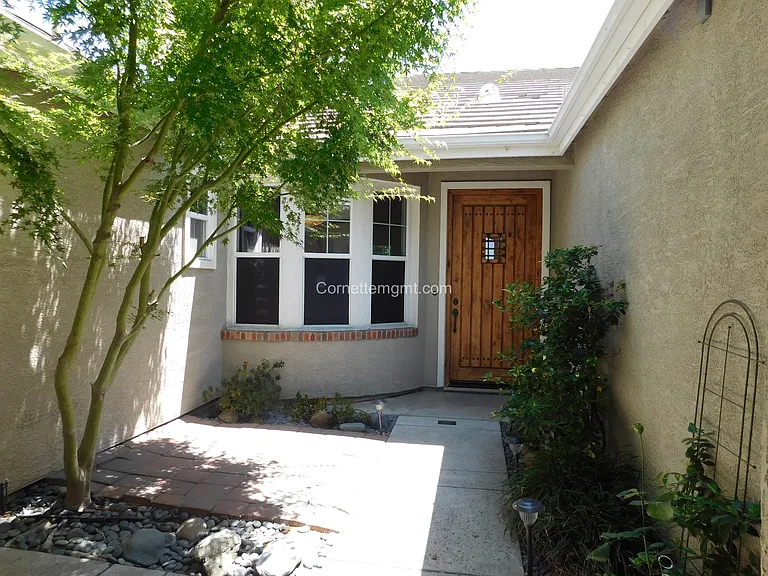 231 Lanfranco Cir — Photo 2