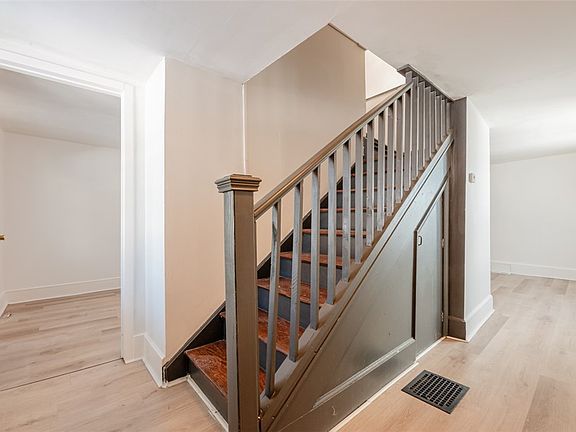 4th image of 217 Breck St