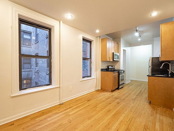 4th image of 206 W 99th St APT 3C
