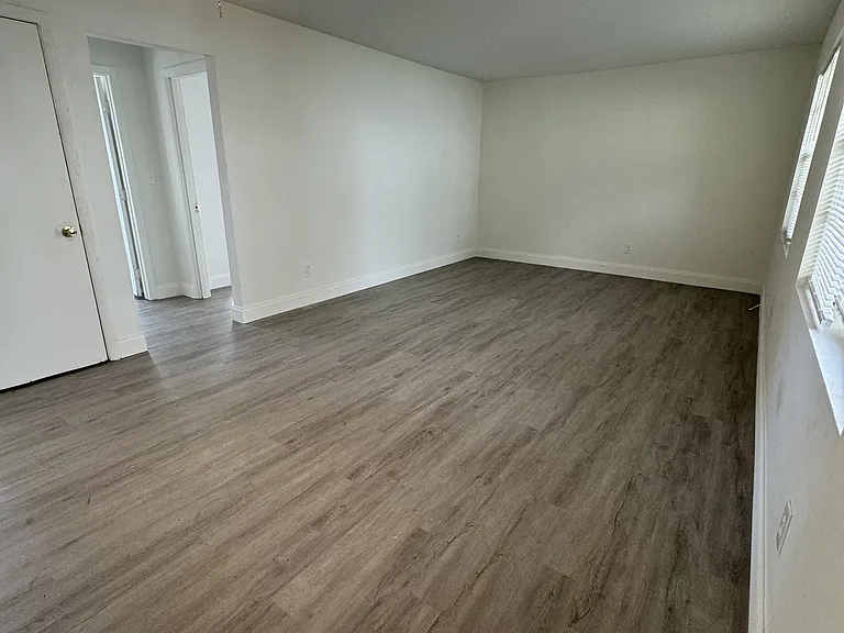 2220 Ticknor Dr — Photo 11