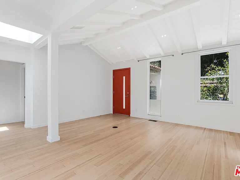 4155 Lincoln Ave — Photo 7