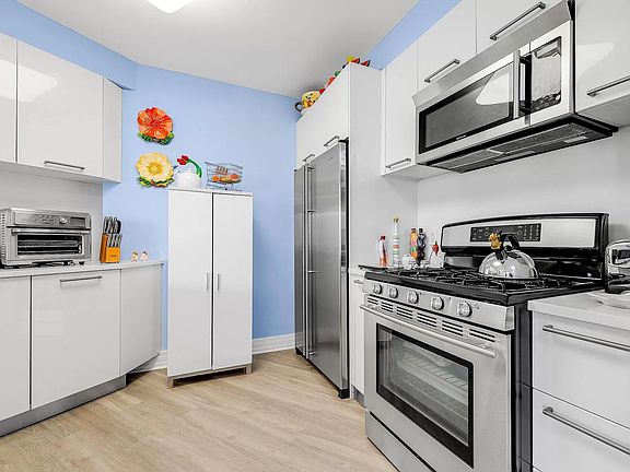 5th image of 64-05 Yellowstone Blvd #415A
