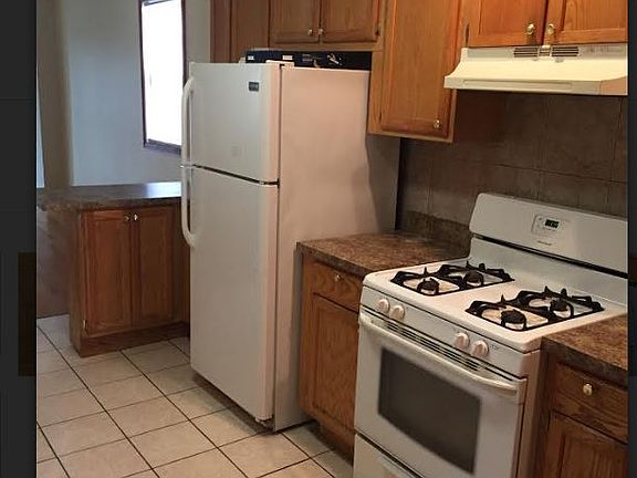 3rd image of 325 E Kensington Ave APT 2