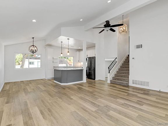 2nd image of 156 Cerro St
