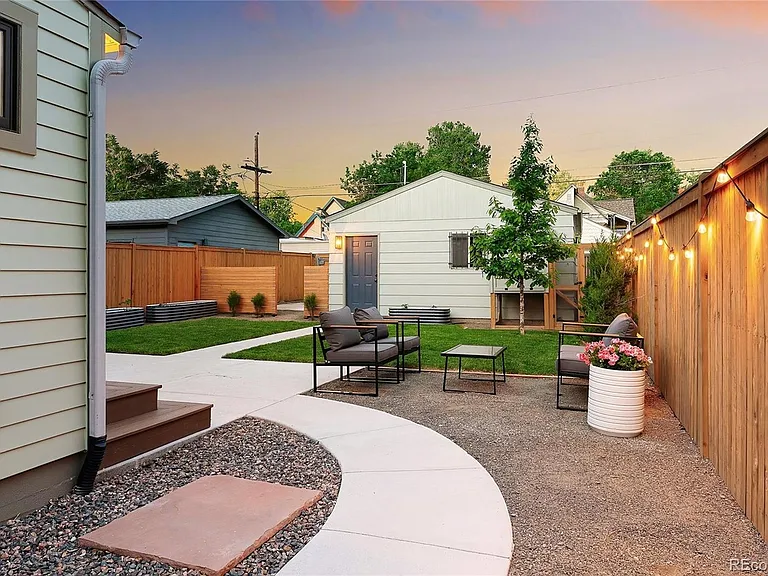 326 Cherokee St — Photo 3