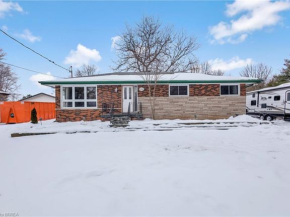 2nd image of 453 Glancaster Rd