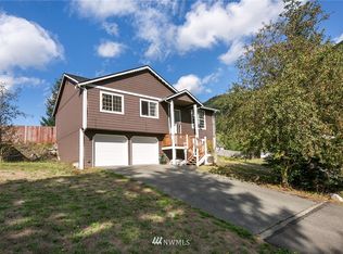 2941 Green Valley Dr, Maple Falls, WA 98266