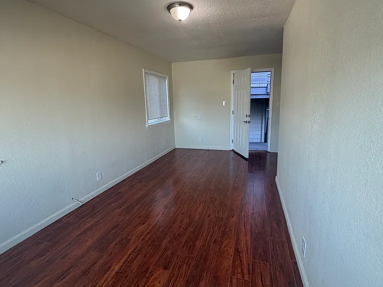 1810 E 25th St #206 — Photo 3