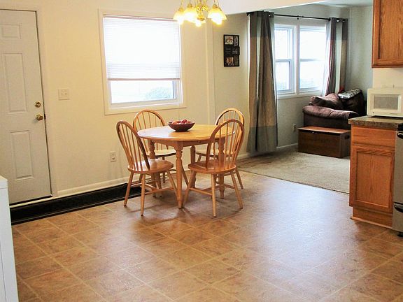 5th image of 453 Argyle Cres